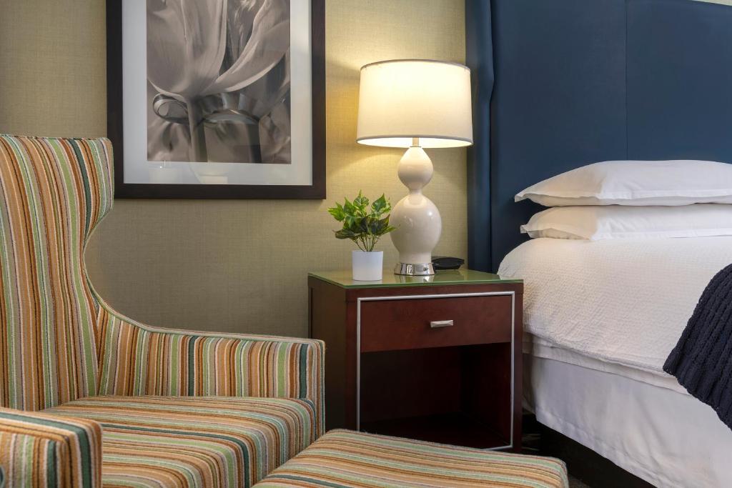 The Stamford Hotel - Deluxe King Room