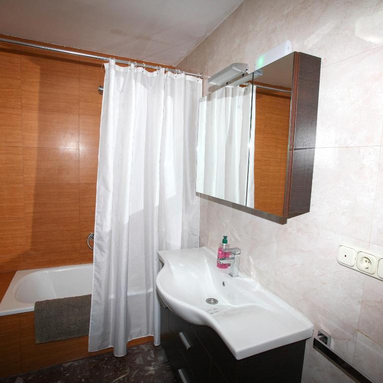 Pensión Como en Casa, Rincón de Soto – Updated 2022 Prices