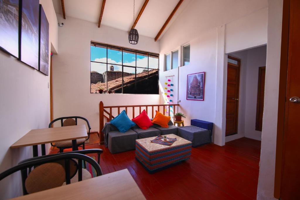 Posezení v ubytování CASONA TORDO - A 3 Cdras de la Plaza - Habitaciones con baño privado
