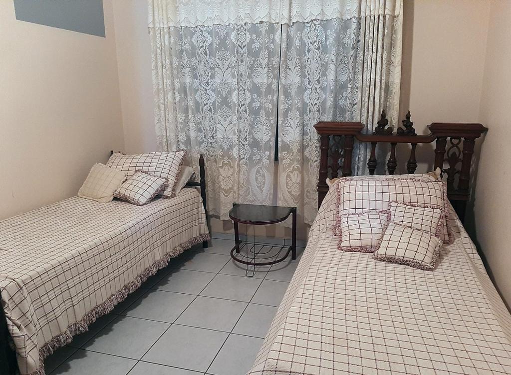  Confortável - 8 Quartos - 300m do mar - Wi-Fi - Localizada em Pontal do Paraná - Leblon