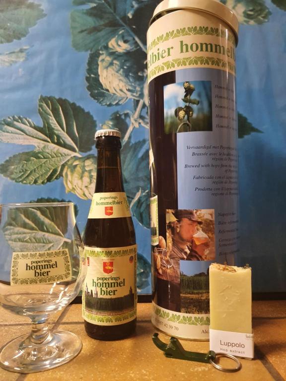Nápoje v ubytování Luppolo vakantiehuis Westhoek