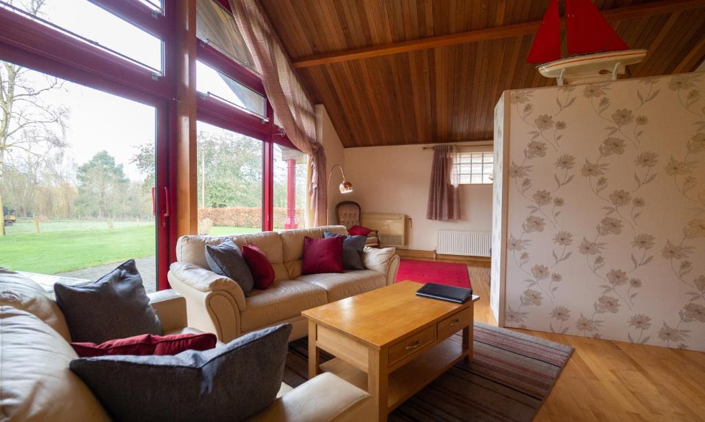 Surlingham Lodge Cottages Norwich Precios 2021 Actualizados
