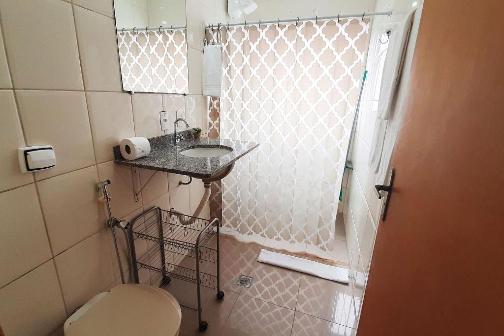  Apto grande com rede de descanso na sala