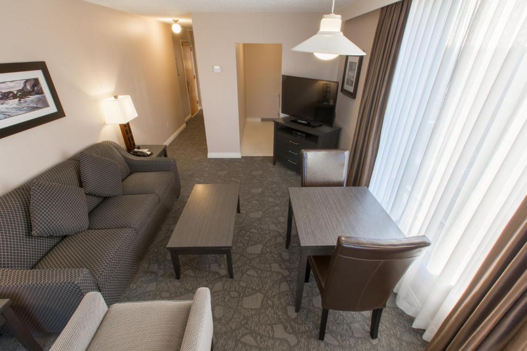 The Embassy Inn - Resim 31