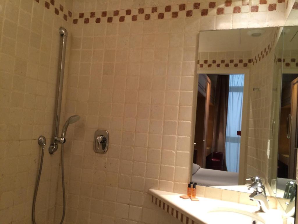 Hôtel du Vieux Marais - Resim 25