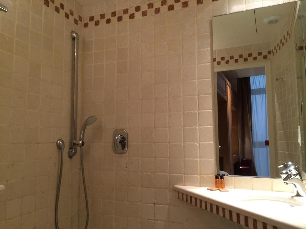 Hôtel du Vieux Marais - Resim 30