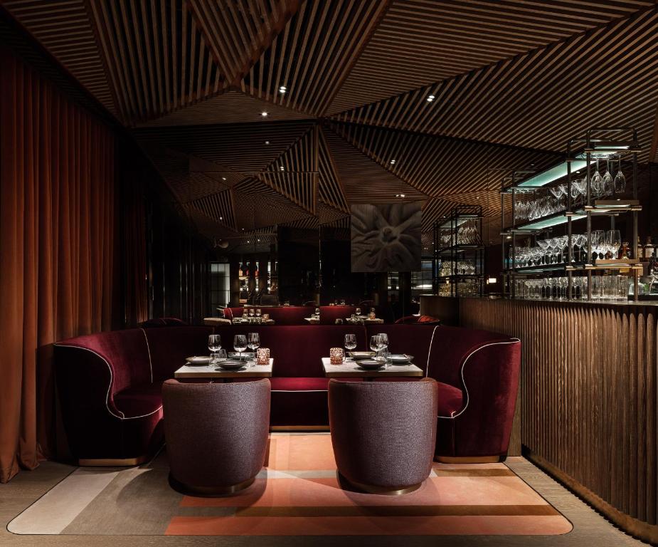 A seating area at The Hari Hong Kong