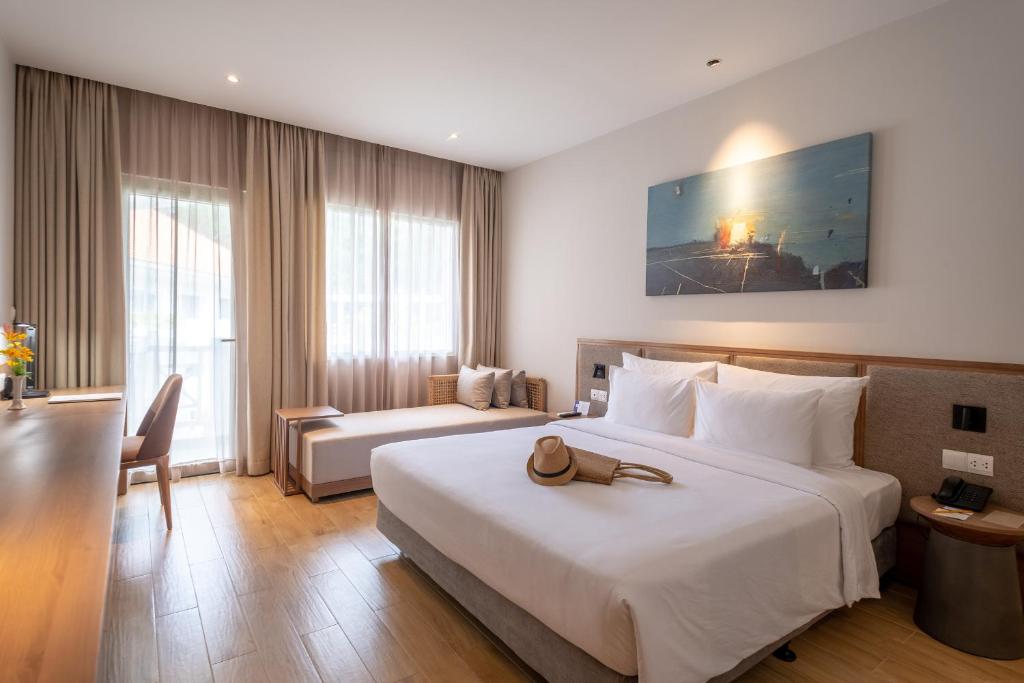 Premium Wooden Double Room