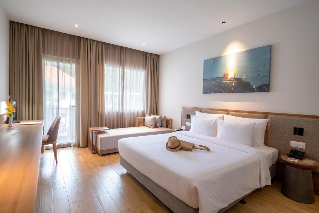Premium Wooden Double Room