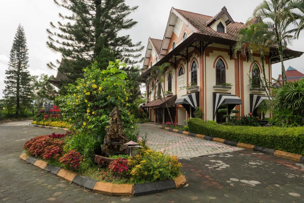 Zahrada ubytování Royal Hotel and Villa Batu