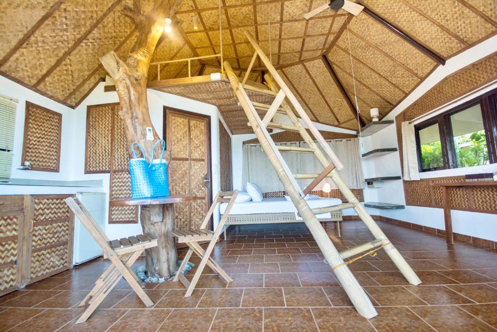 Ralph's Place - Tree Bungalow