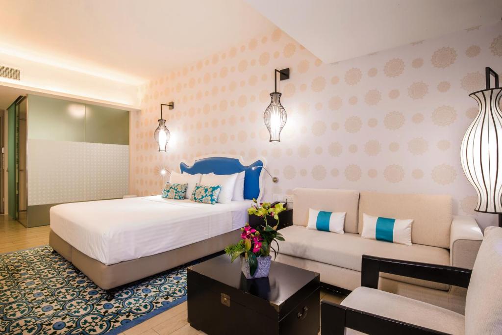 Giường trong phòng chung tại Village Hotel Katong by Far East Hospitality
