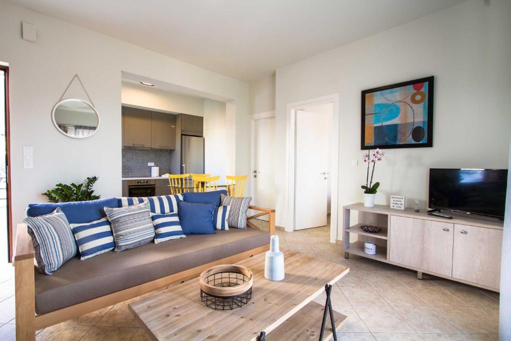 Telewizja i/lub zestaw kina domowego w obiekcie Mike's apartment I Luxury above the sea