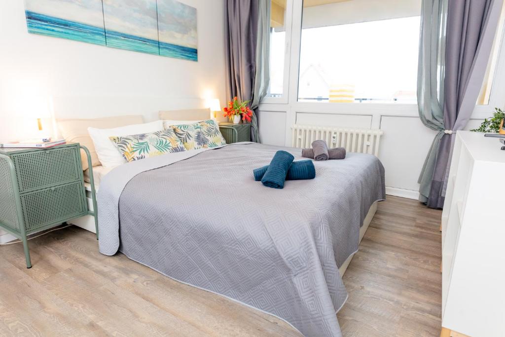 Llit o llits en una habitació de Apartments Braunschweig - Noahs Home - Balkon - Küche - Parkplatz