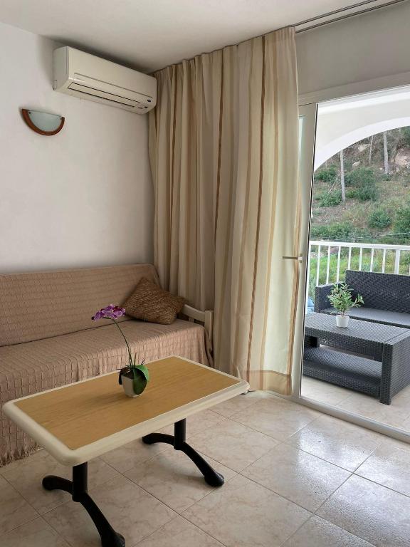 Apartamentos Torres Cardona (Playa), Cala Llonga – Updated ...