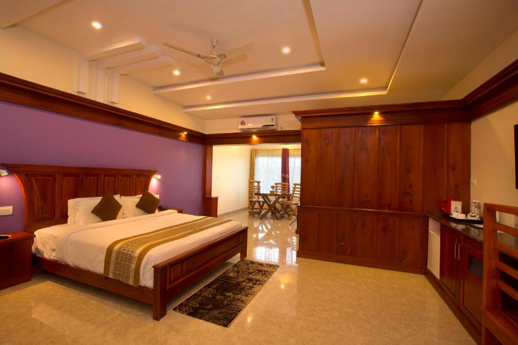 Coorg Cliffs Resortsにあるベッド