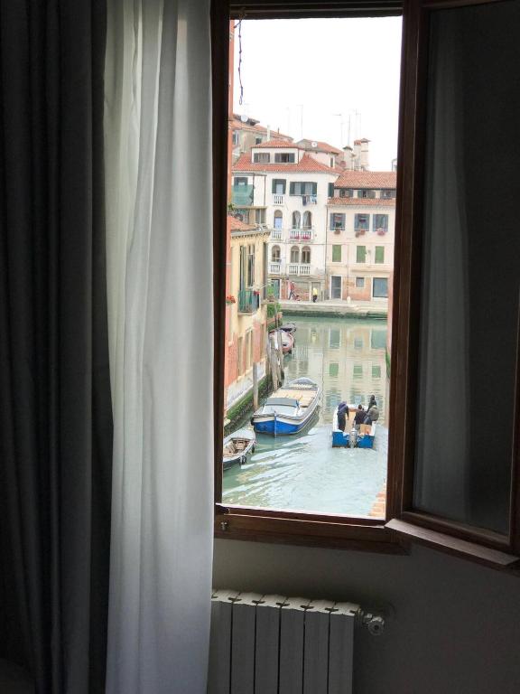 رزرو هتل و هاستل، هتل Cannaregio 2357, 09197245266