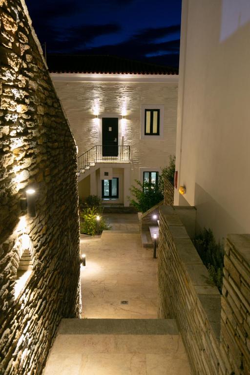 Krinos Suites Andros