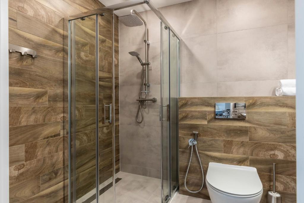 TatryTop Apartamenty Alpejski SPA - 阳台和山上的山景6号公寓