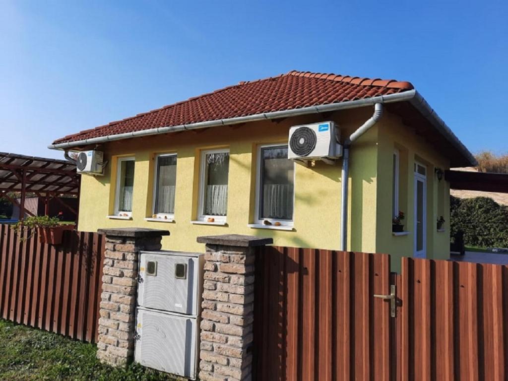Budova, v ktorej sa dovolenkový dom nachádza