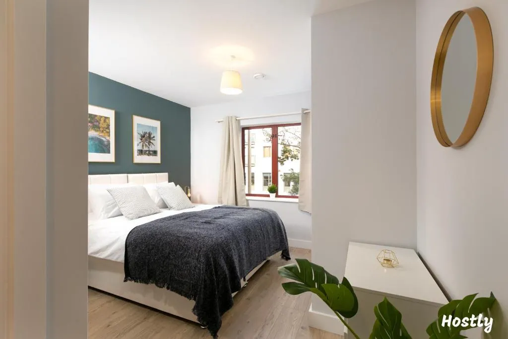 Wesley Gate Apartments, by Hostly, Reading, Marea Britanie