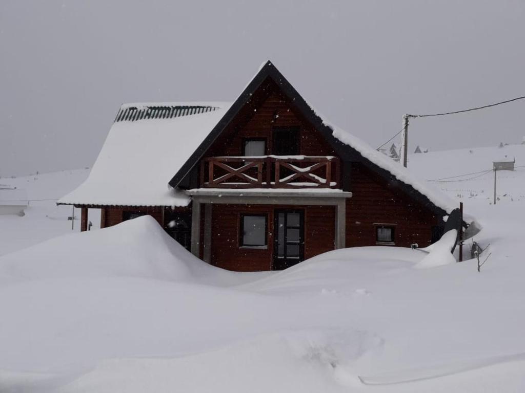 Chalet Hill Zabljak durante l'inverno