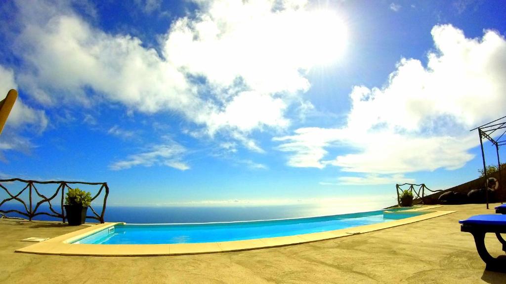 A piscina em ou perto de Madeira Native Motion Apartment