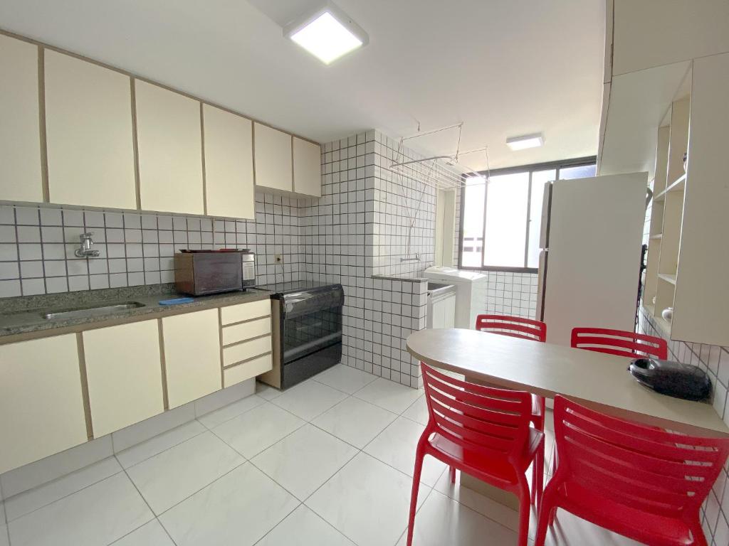  Apartamento 4 qtos c/vista para o mar