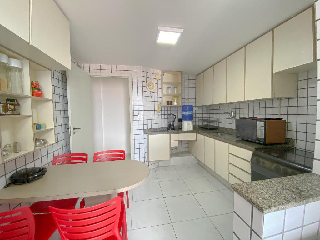  Apartamento 4 qtos c/vista para o mar