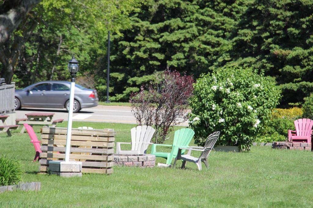 Avonlea bachelor cottages