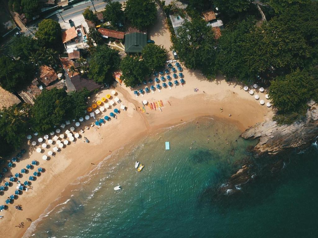  BANGALÔ NO CONDOMINIO YACAMIM PRAIA DO CURRAL ILHABELA