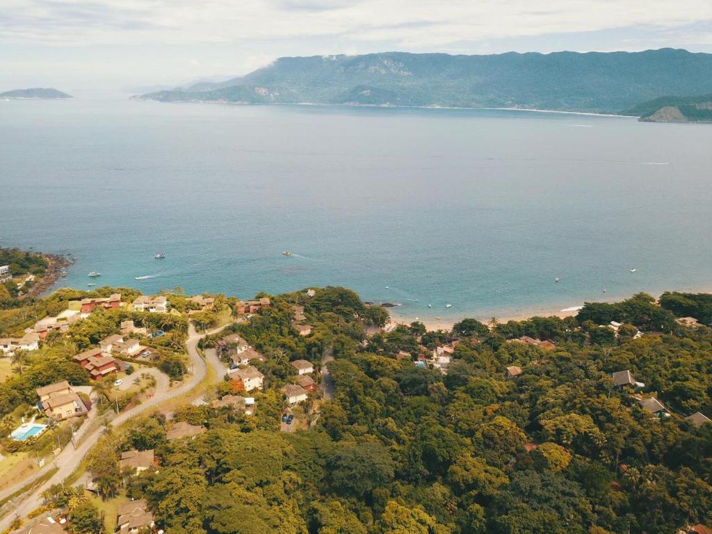  BANGALÔ NO CONDOMINIO YACAMIM PRAIA DO CURRAL ILHABELA