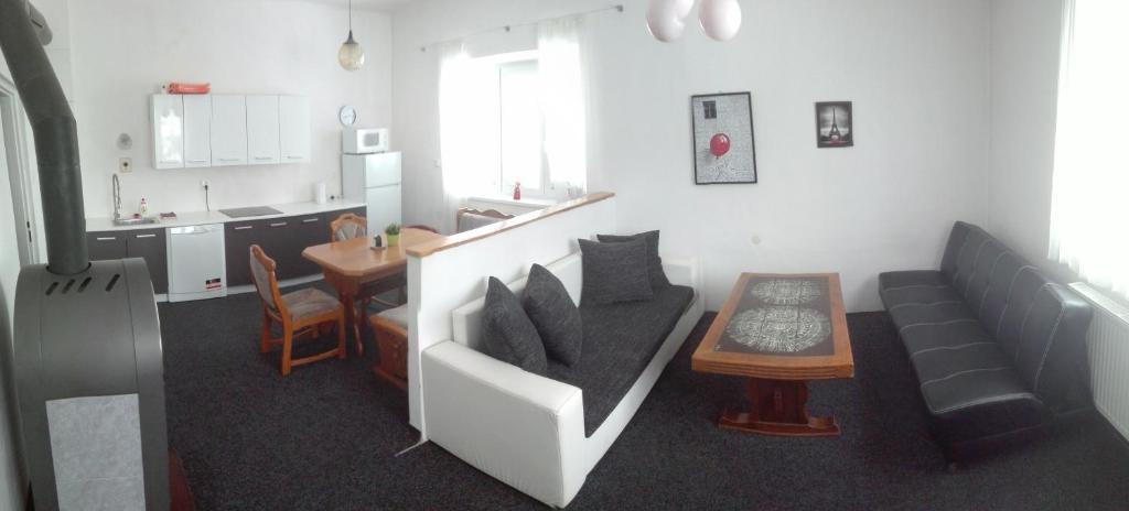 Część wypoczynkowa w obiekcie Apartmán Saxán Smržovka