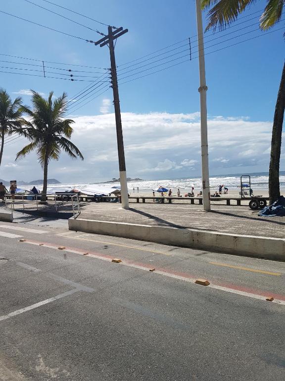  Guaruja em frente praia - Pitangueras