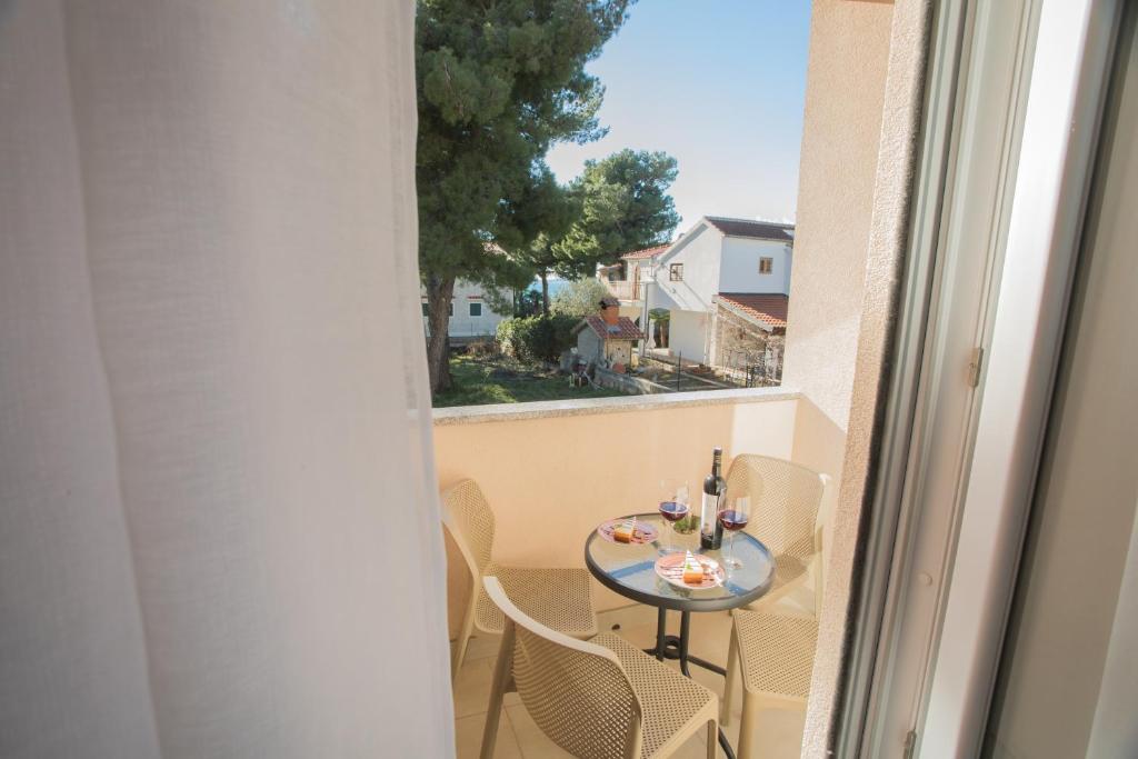 Balkón nebo terasa v ubytování Apartmani Rišpet