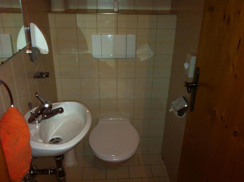 Koupelna v ubytování Hotel Garni Pfandl