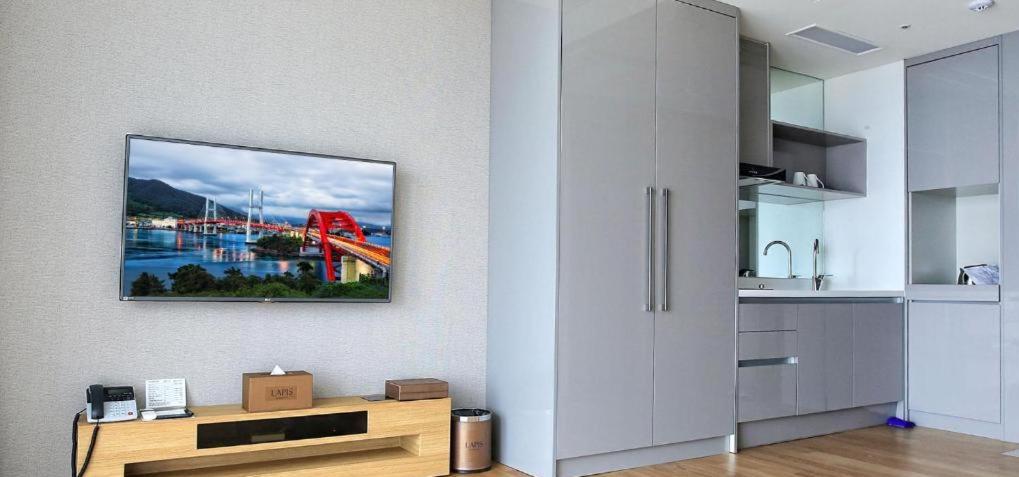 Kuchyň nebo kuchyňský kout v ubytování Lapis Hotel Namhae