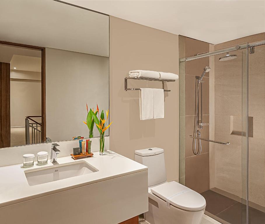 Koupelna v ubytování Pico Sands Hotel
