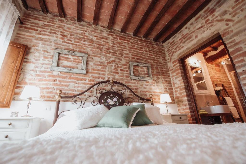 Antica Torre del Borgo - Deluxe Double Room