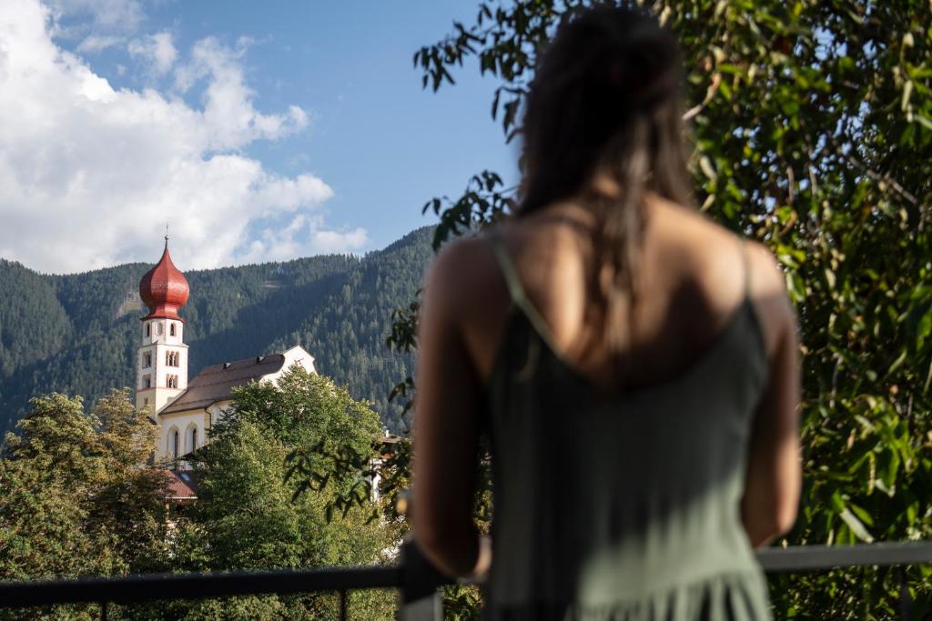 Nespecifikovaný výhled na hory nebo výhled na hory při pohledu z hotelu