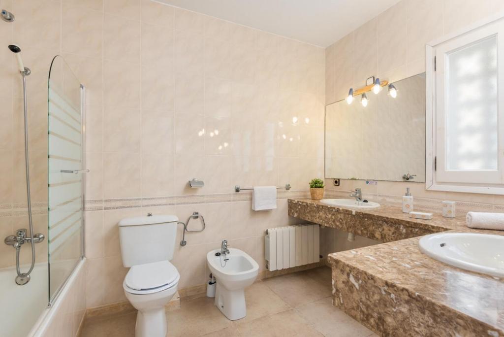 Koupelna v ubytování Villa Llevant Galdana