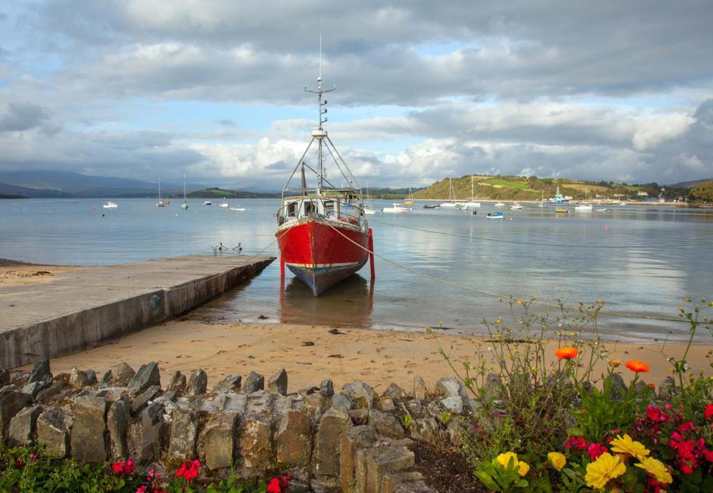 Island View Cottage Bantry - One-Bedroom House