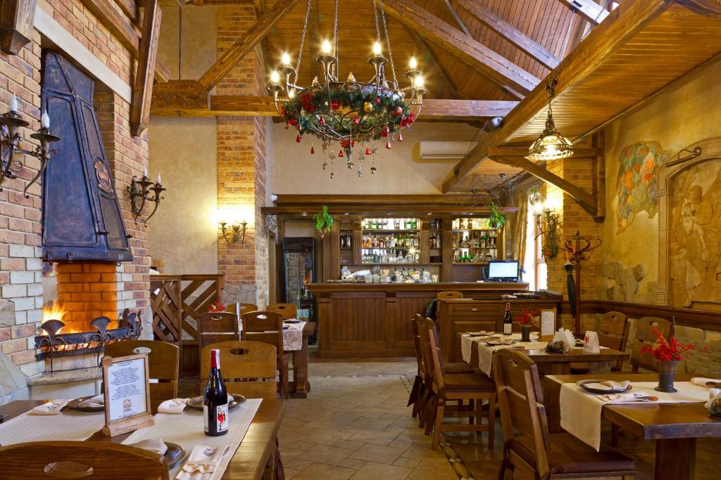 Restaurace v ubytování Charda Hotel
