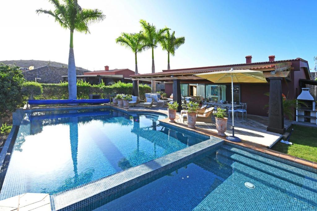 The swimming pool at or close to Salobre Imperial La Canela