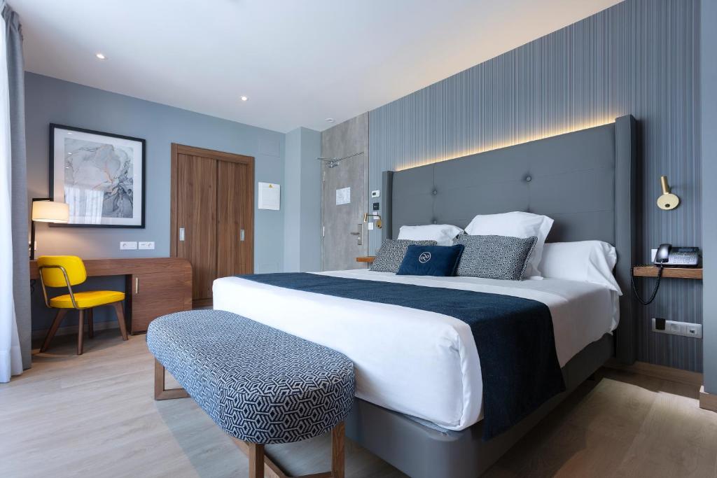 Posteľ alebo postele v izbe v ubytovaní Hotel Lima - Adults Recommended