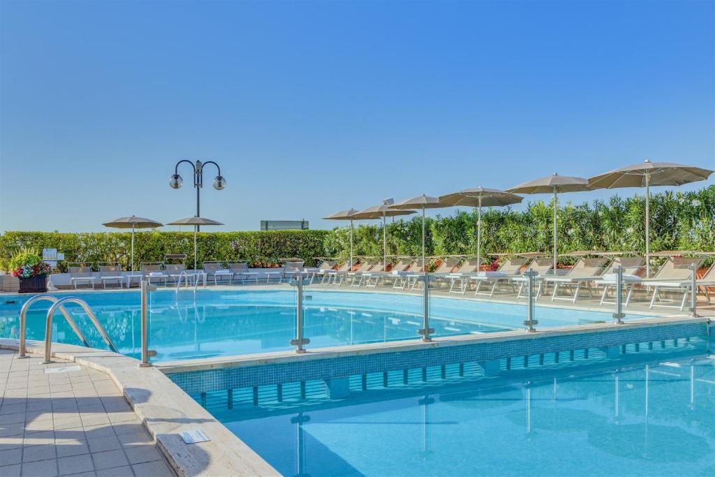 Bazén v ubytování Hotel Delle Mimose nebo v jeho okolí