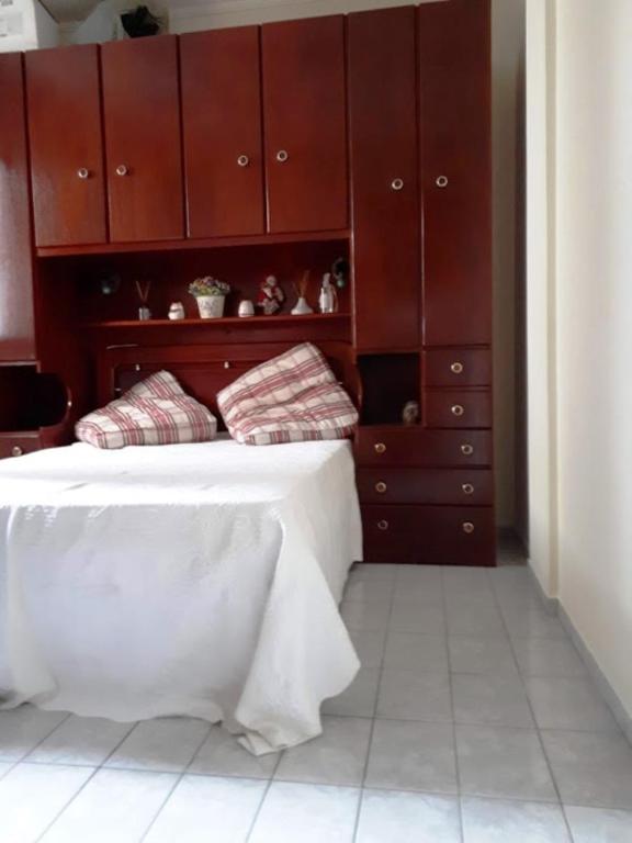  Apto até 6 pessoas na Praia Grande com Wi-Fi