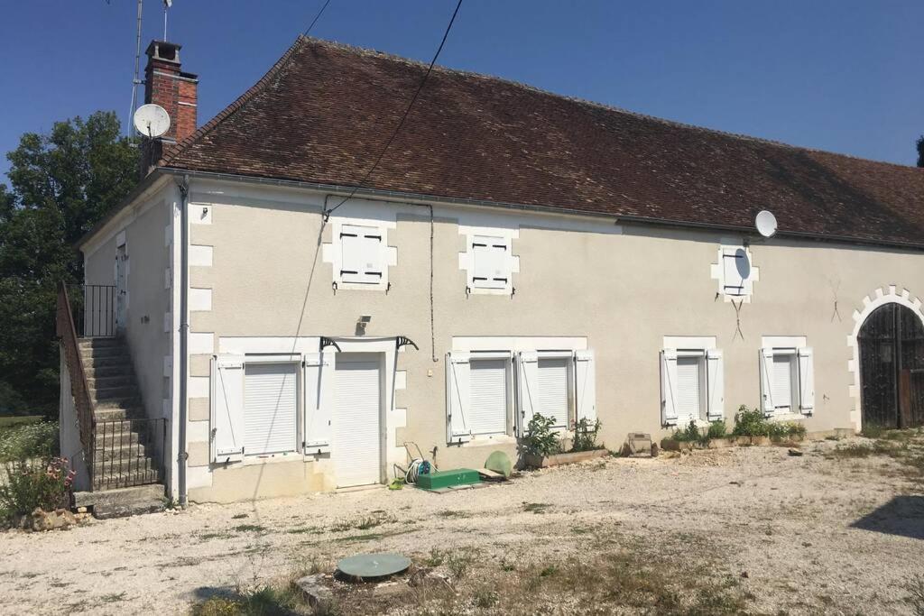 logement indépendant LE POULAILLER proche Guédelon - Apartamento De Dos Dormitorios