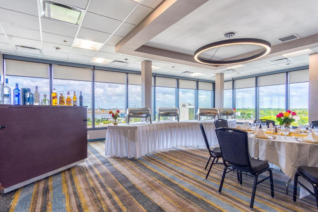 Pića u objektu Holiday Inn Miami International Airport by IHG