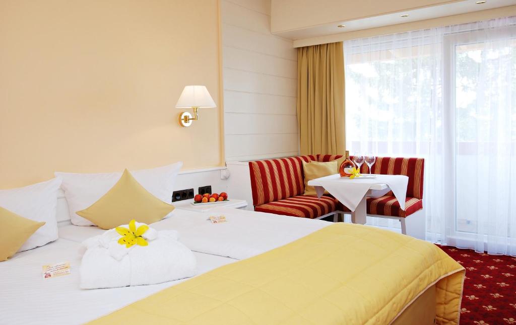 Hotel Wittelsbacher Höh - 两间双人间（2名成人+2名儿童）